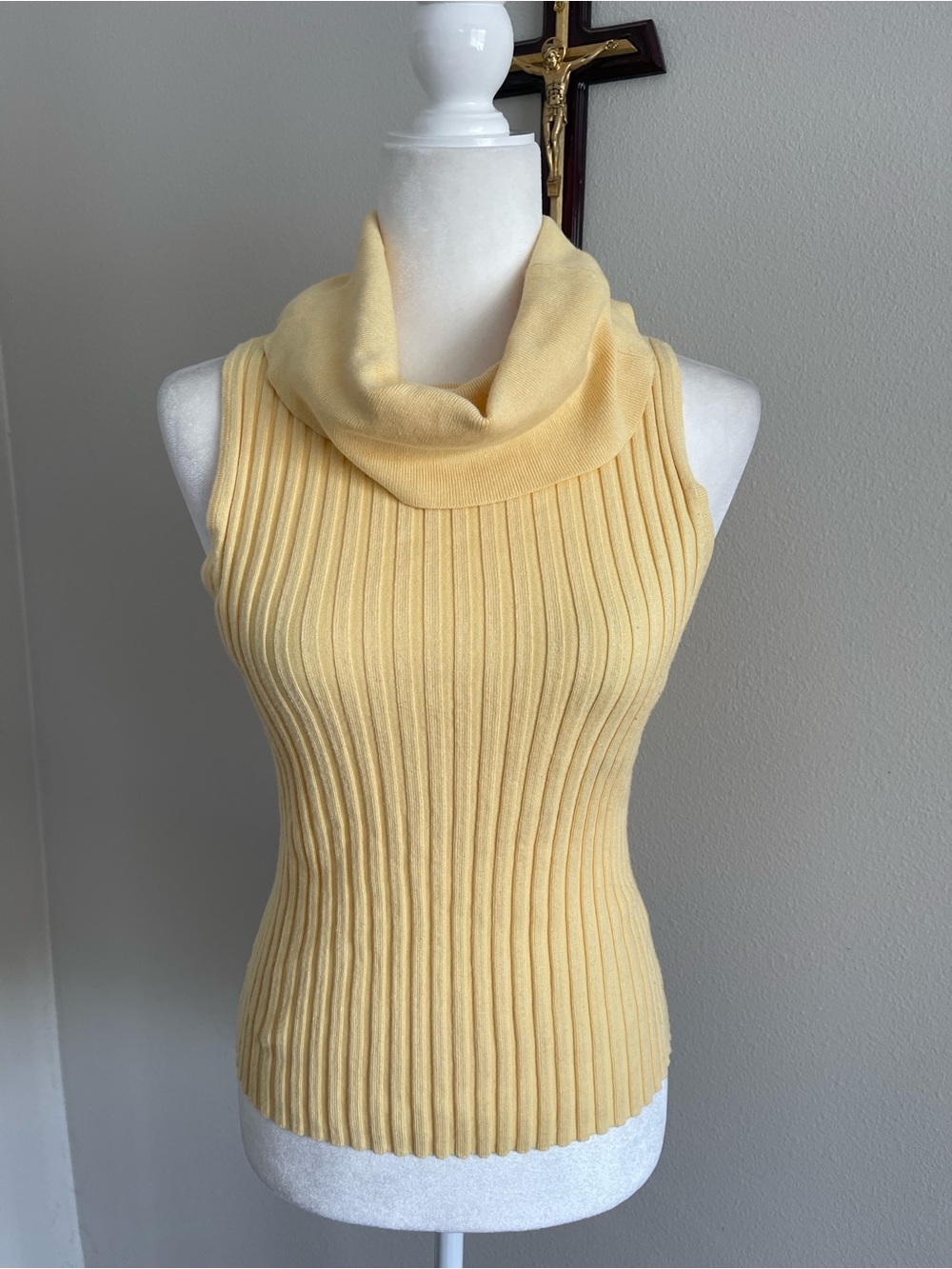 Hillard & Hanson Sleeveless Ribbed Cowl Neck Sweater - Butter Yellow